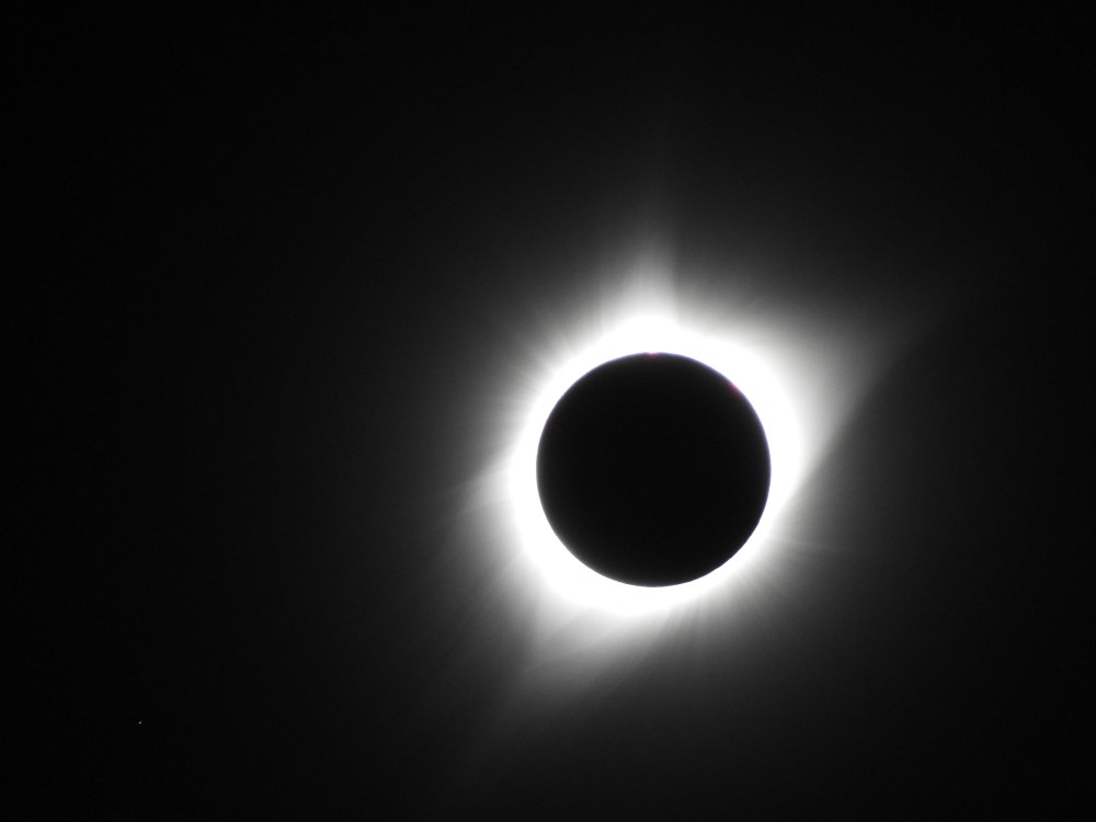 SD 2 LAKOTA & ECLIPSE 2071 433.JPG